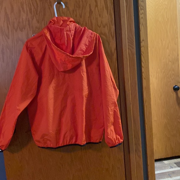 IZOD Lightweight/Rain Coat - Picture 3 of 3